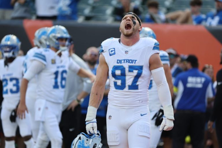 Hutchinson, Lions agree to extension coming in just shy of Parsons’