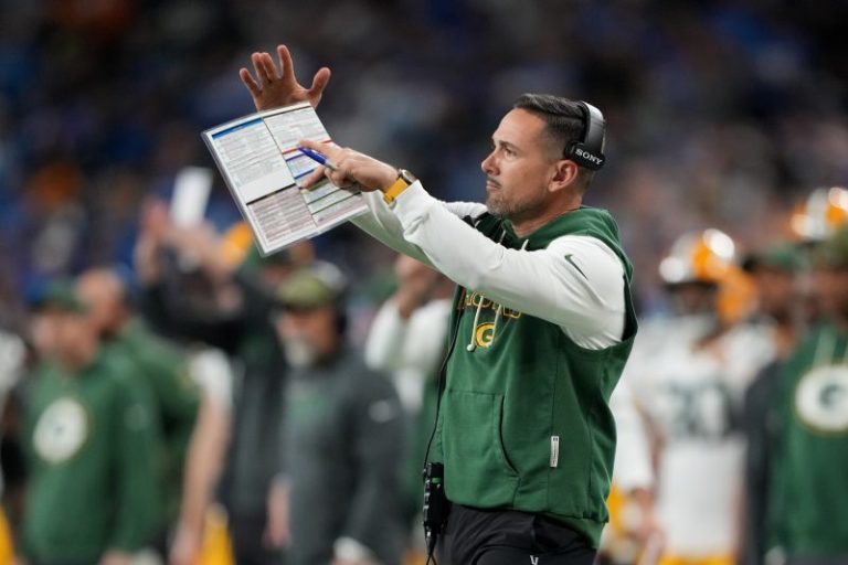 Packers coach’s timeout stirs controversy in close game