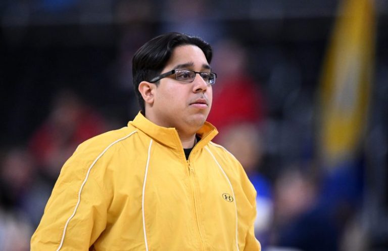 College basketball viral manager leaves new school, returns to old one