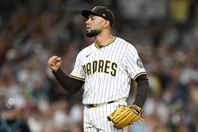 Braves add All-Star closer as relief market stays hot