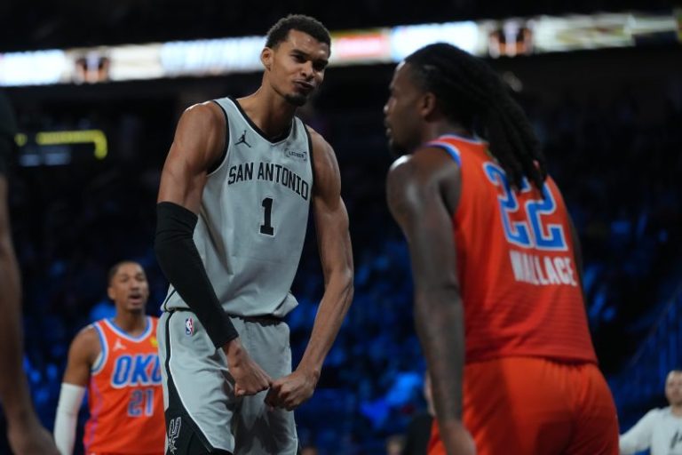 Spurs take down Thunder, reach NBA Cup final: Highlights