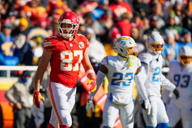 Jason Kelce weighs in on Travis Kelce retirement speculation