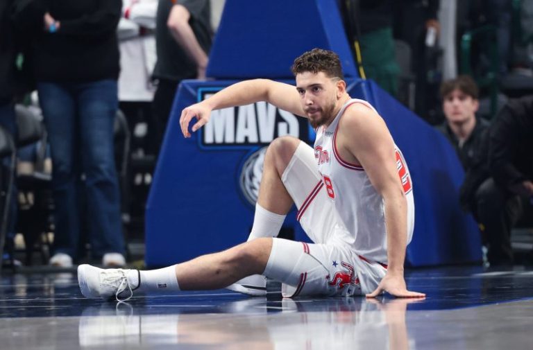 Alperen Şengün injury update: Rockets star hurt early vs. Mavericks