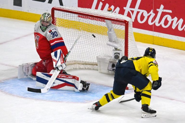 Sweden, Czechia play for gold at world juniors hockey: Live updates