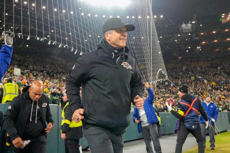 Giants, Raiders betting favorites to land John Harbaugh