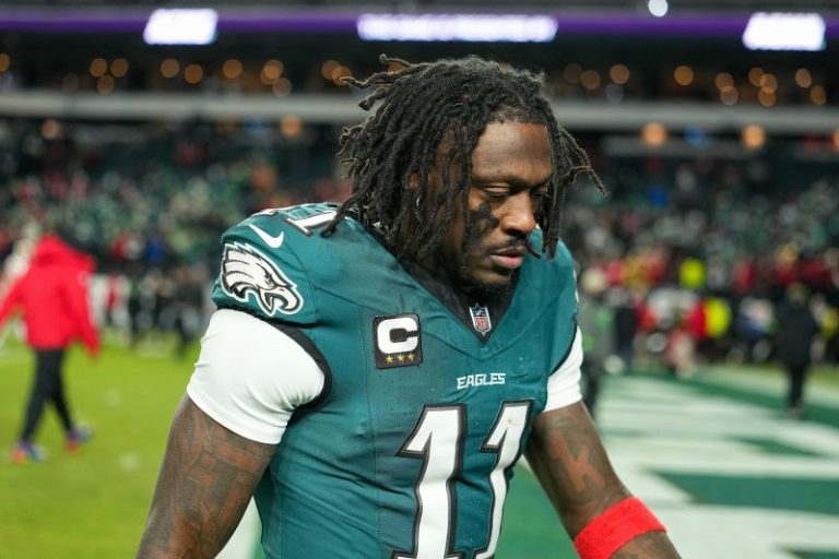 NFL playoff winners and losers: Unraveling champs come fully undone