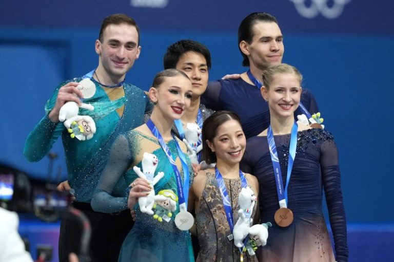 Japan wins first figure skating pairs gold, USA finished top 10