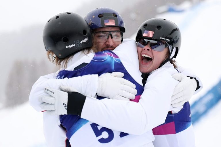 Americans win second straight gold in Olympic mixed aerials